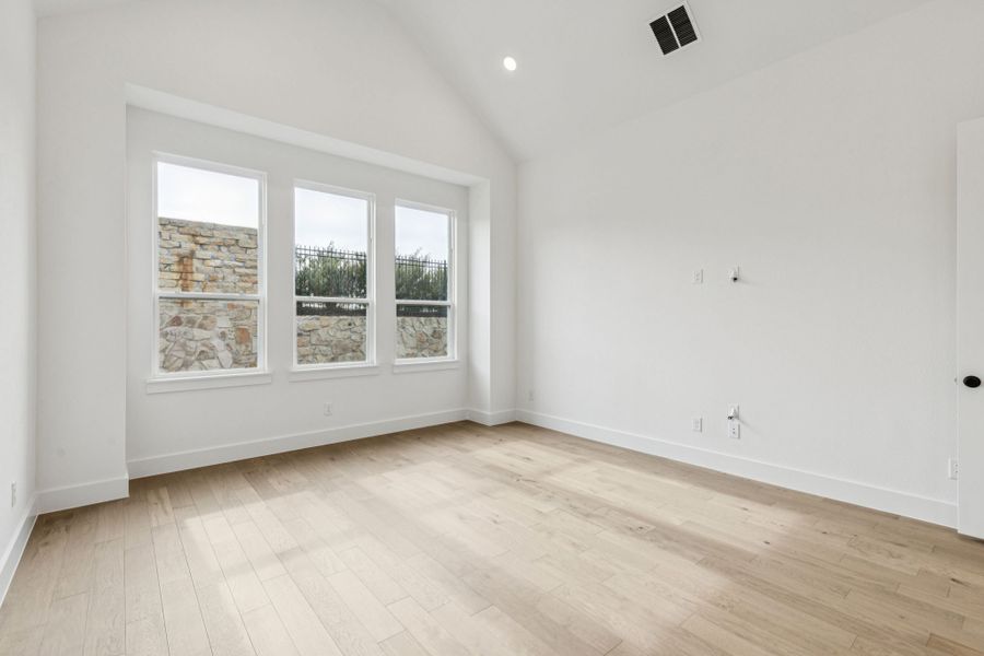 Representative unfurnished interior of a home built from the Chloe III by Southgate Homes in Windsong Ranch 71' Series, Prosper (Image 33).