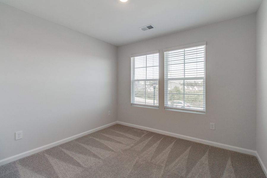 Spacious, unfurnished interior of a new home in Ellington, Elgin (Image 30).