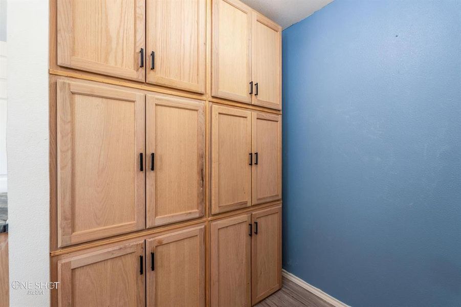 Details featuring hardwood / wood-style floors