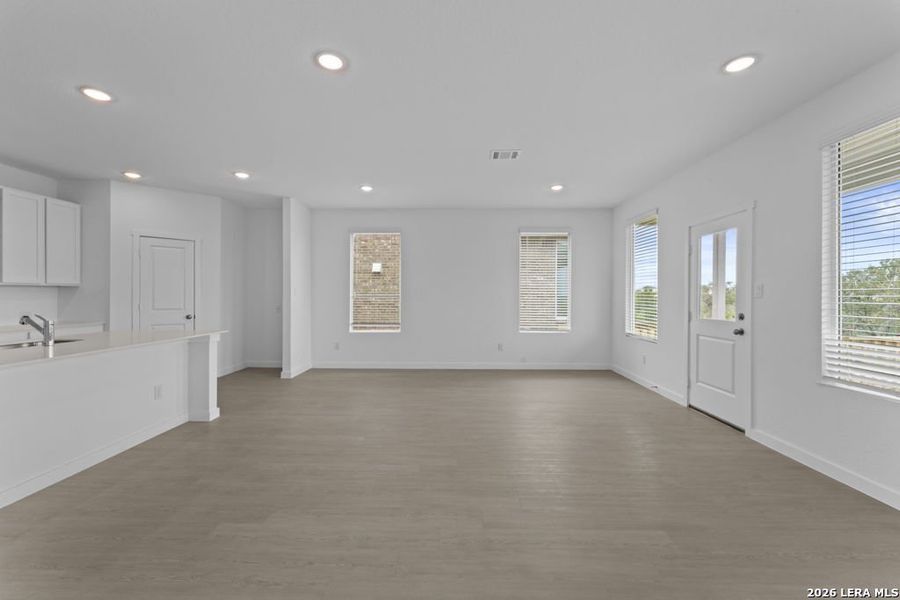 Spacious, unfurnished interior of a new home in Brookmill, San Antonio (Image 21).