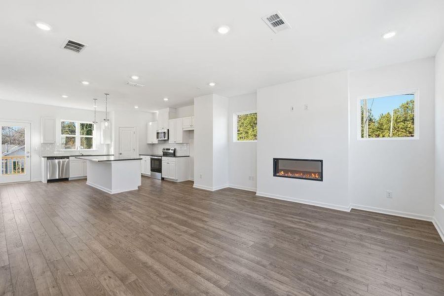 Spacious, unfurnished interior of a new home in Somerset at Veterans Memorial, Mableton (Image 28).