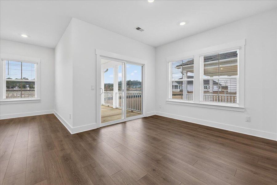 Spacious, unfurnished interior of a new home in , Summerville (Image 23).