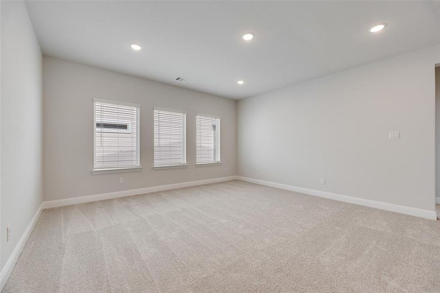 Spacious, unfurnished interior of a new home in Bayside, Rowlett (Image 13).