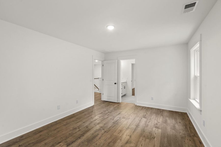 Spacious, unfurnished interior of a new home in , Mount Pleasant (Image 17).