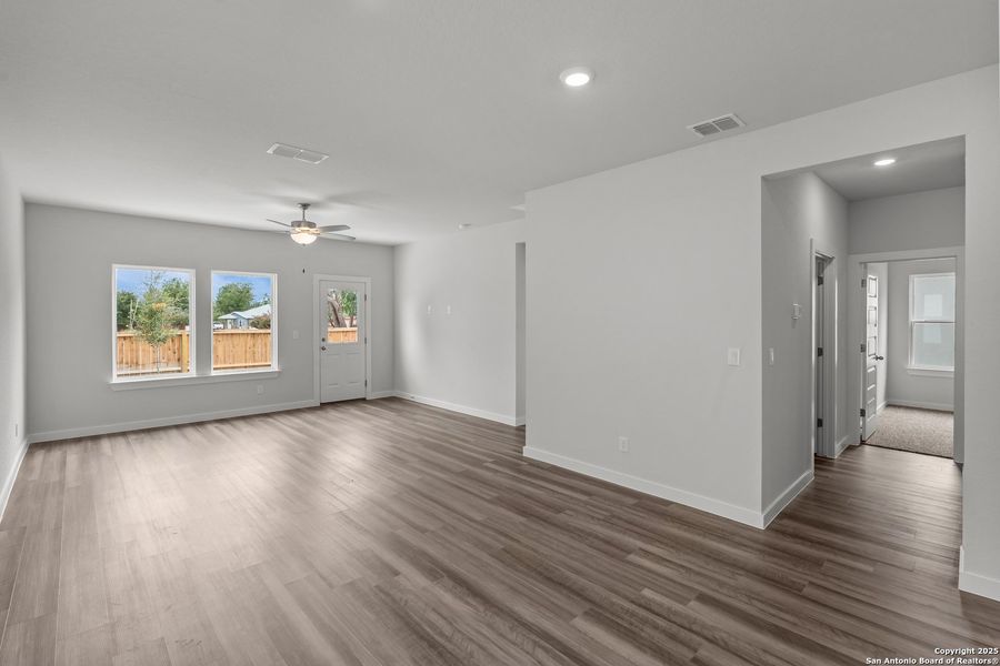 Spacious, unfurnished interior of a new home in August Fields, New Braunfels (Image 22).