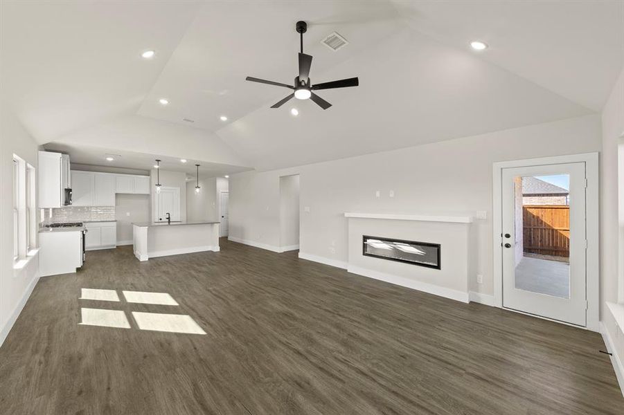 15. 2368 Bell - Family (3)