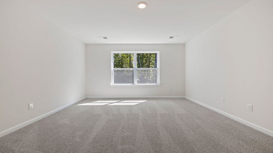 Spacious, unfurnished interior of a new home in Varner Station, Woodruff (Image 25).
