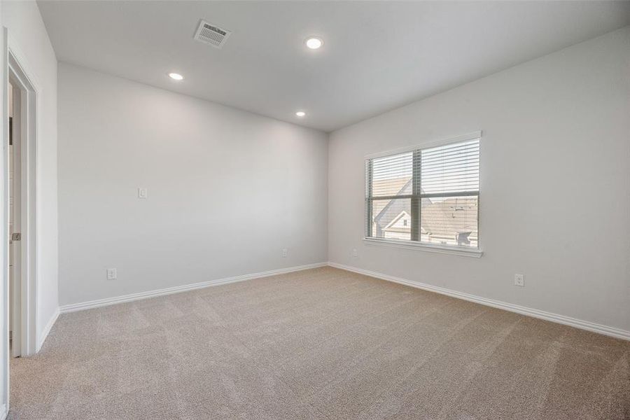 Spacious, unfurnished interior of a new home in City Point, North Richland Hills (Image 31).