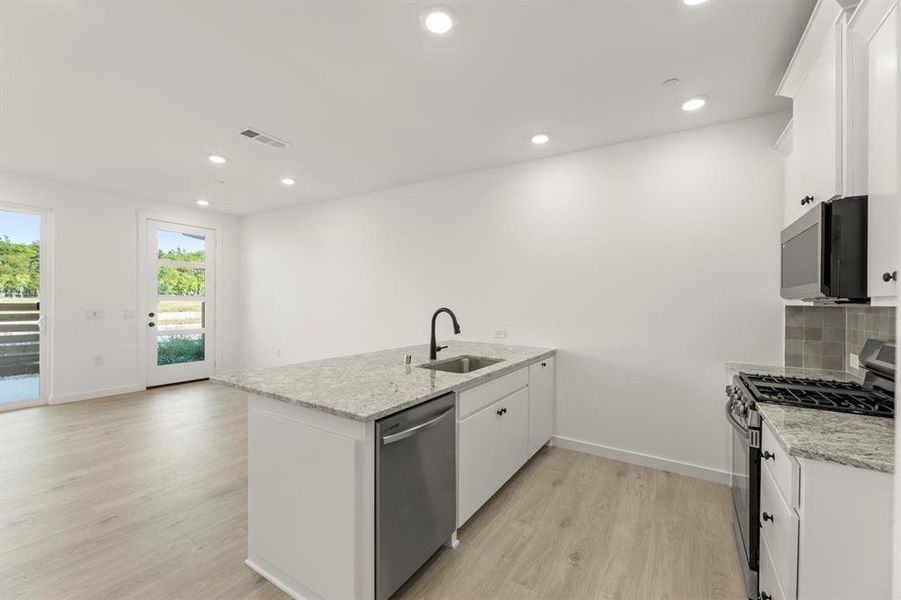 1829 Azalea_2270_Willow II_Kitchen (3)