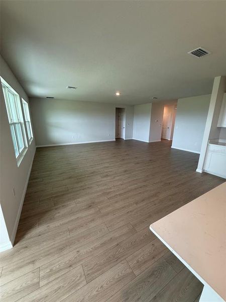 Spacious, unfurnished interior of a new home in Mandarin Grove, Palmetto (Image 10). Spacious, unfurnished interior of a new home in Mandarin Grove, Palmetto (Image 10).