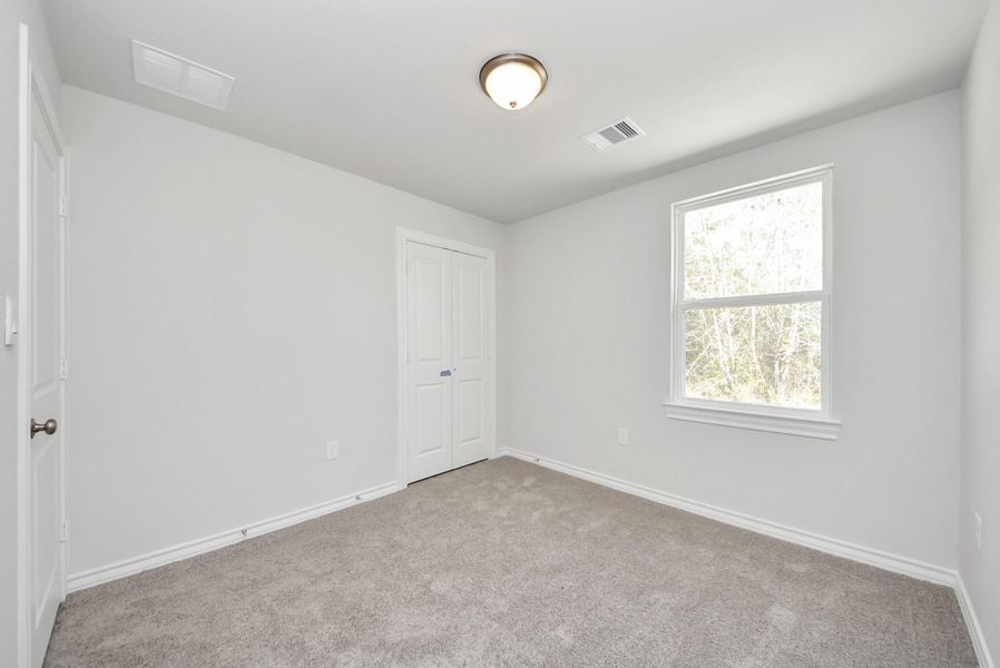 Spacious, unfurnished interior of a new home in Santa Fe, Cleveland (Image 36).