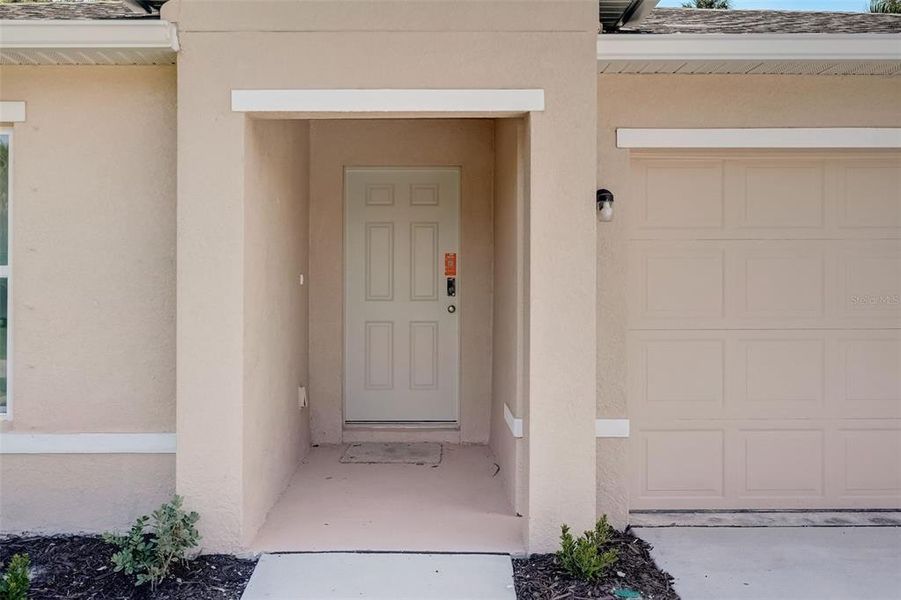 Exterior details and patio area of a home in Citrus Springs, Citrus Springs (Image 19).