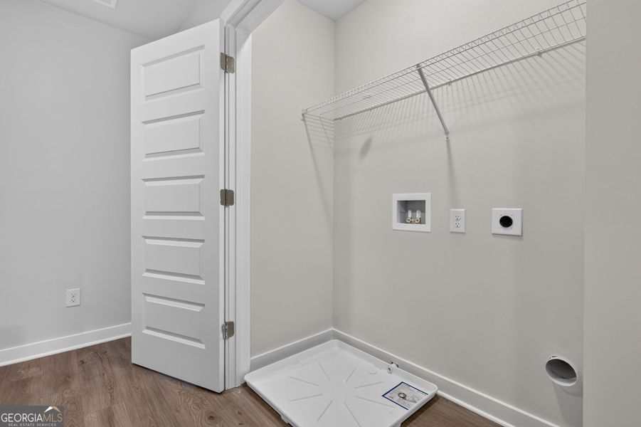 Spacious, unfurnished interior of a new home in The Cottages at East Lanier, Fayetteville (Image 19).