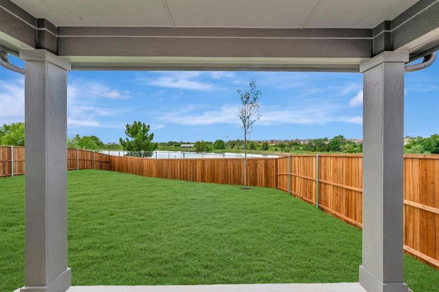 Exterior details and patio area of a home in Sanderos, Fort Worth (Image 3).