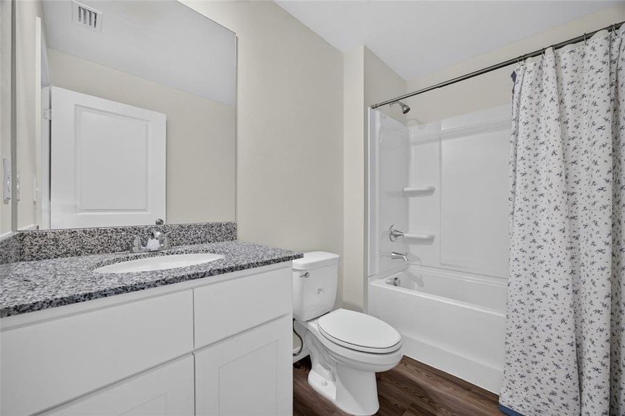Furnished interior view inside a new home in , Punta Gorda (Image 14). Furnished interior view inside a new home in , Punta Gorda (Image 14).