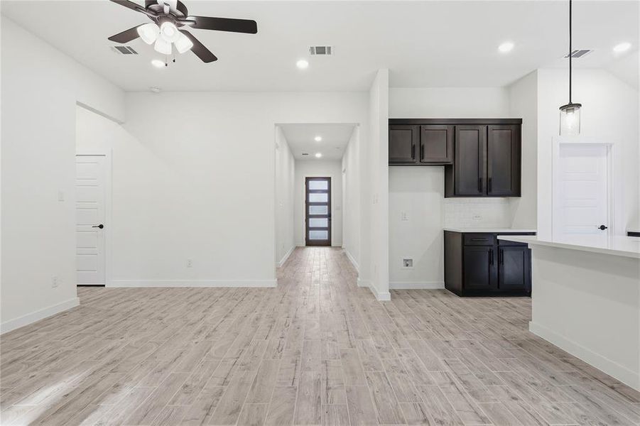 Spacious, unfurnished interior of a new home in Meadow Lakes, Fort Worth (Image 19).