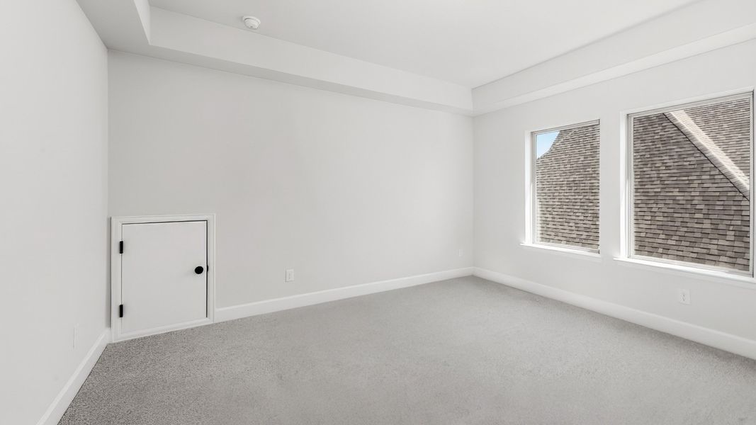Spacious, unfurnished interior of a new home in Myrtle Creek, Waxahachie (Image 22).
