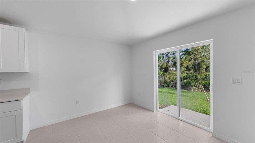 Spacious, unfurnished interior of a new home in , Port Charlotte (Image 13).