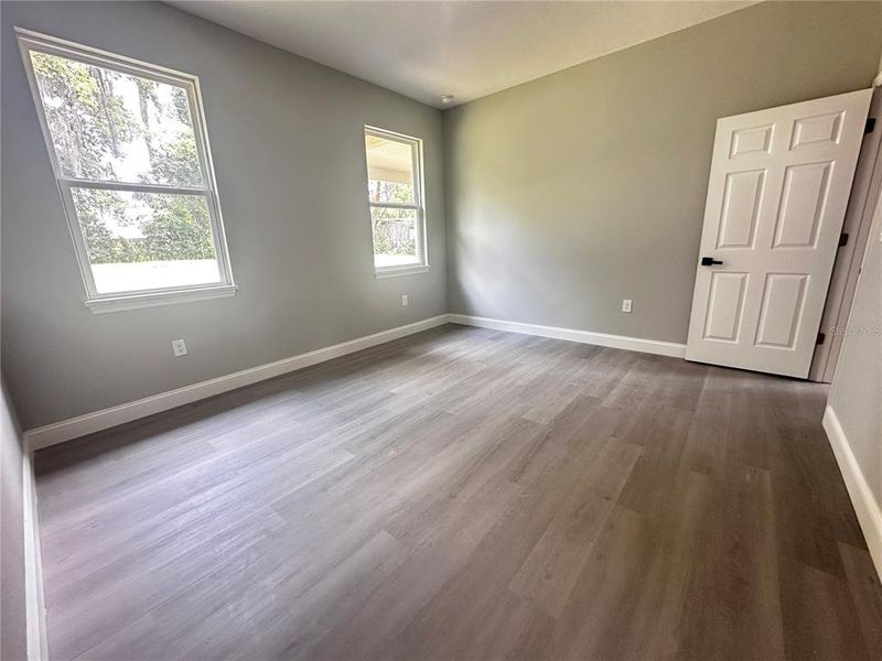 Spacious, unfurnished interior of a new home in , Deland (Image 15).