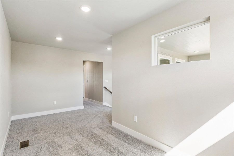 Spacious, unfurnished interior of a new home in Pony Park, Colorado Springs (Image 19).