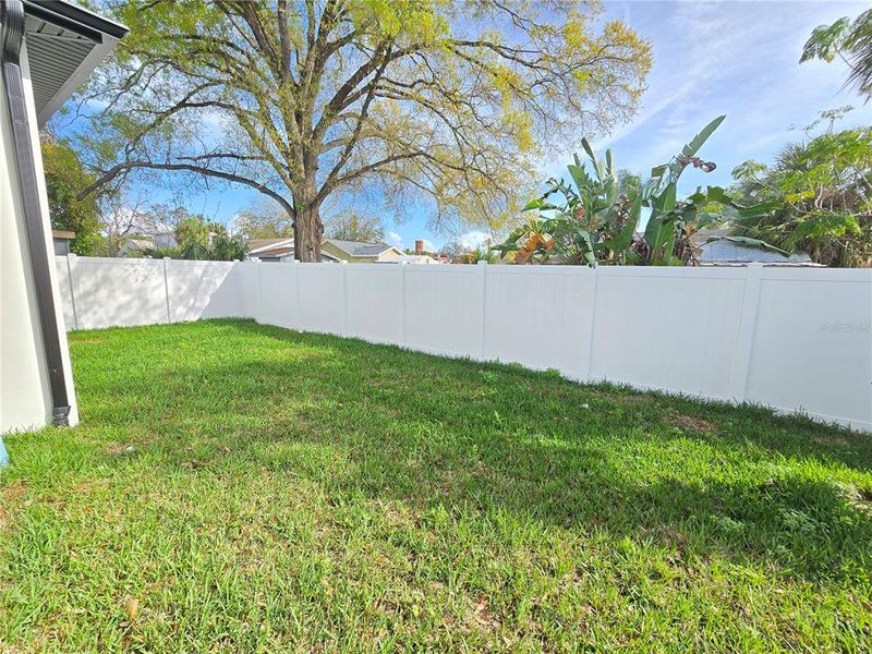 Exterior details and patio area of a home in , Tampa (Image 3).