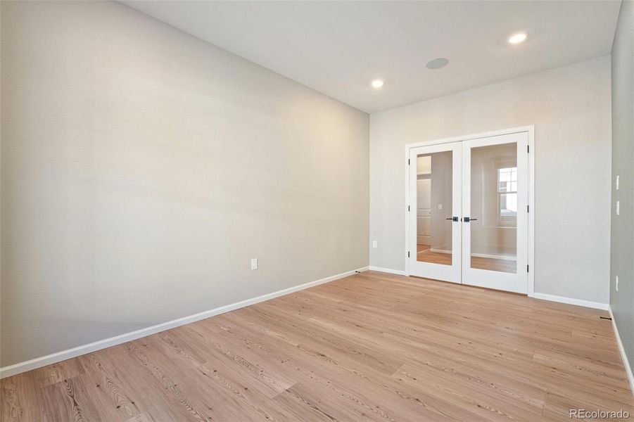 Spacious, unfurnished interior of a new home in Farmlore, Brighton (Image 38).