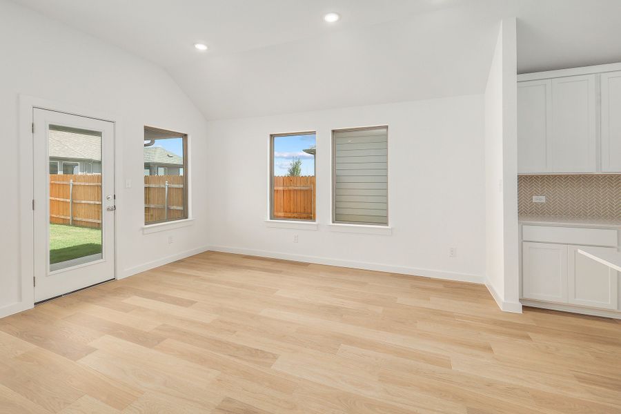 Spacious, unfurnished interior of a new home in Prairie Winds, Hutto (Image 17).