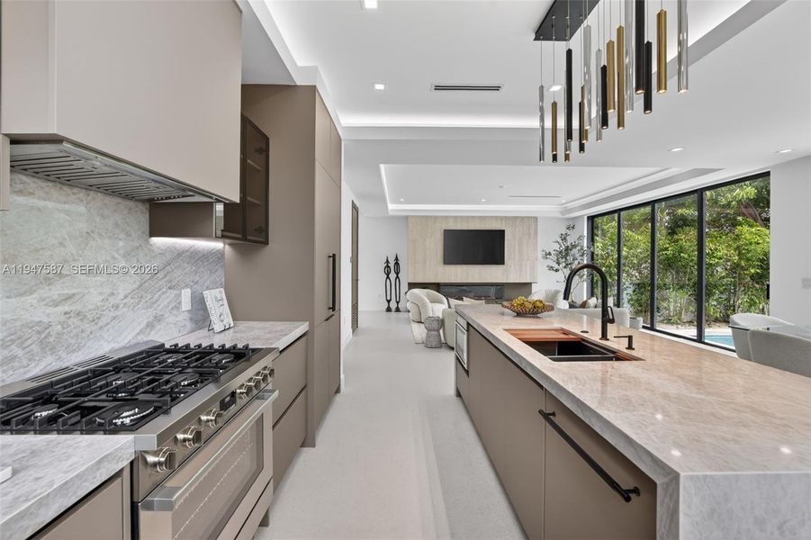 Furnished interior view inside a new home in , Fort Lauderdale (Image 46).