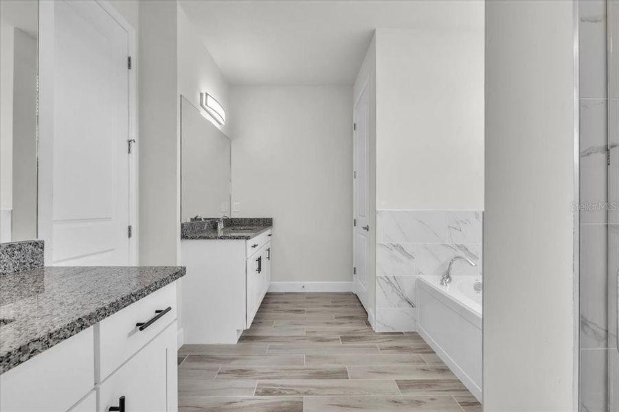 Furnished interior view inside a new home in , Cape Coral (Image 15).