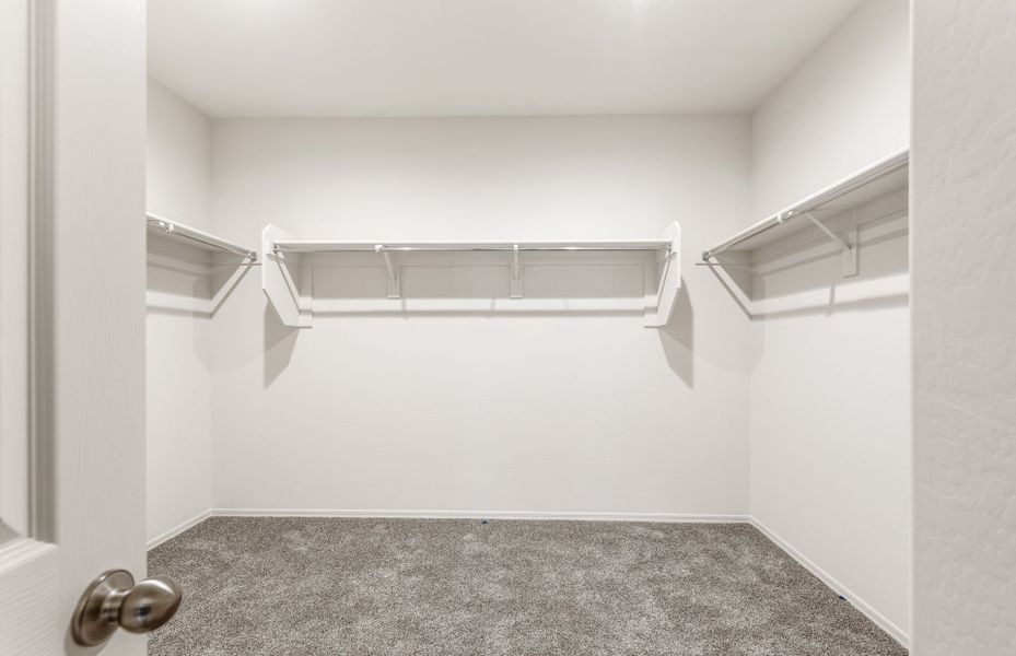 Spacious, unfurnished interior of a new home in El Rancho Santa Rosa, Maricopa (Image 17).