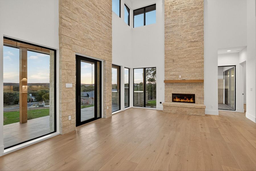 Spacious, unfurnished interior of a new home in , Horseshoe Bay (Image 28).