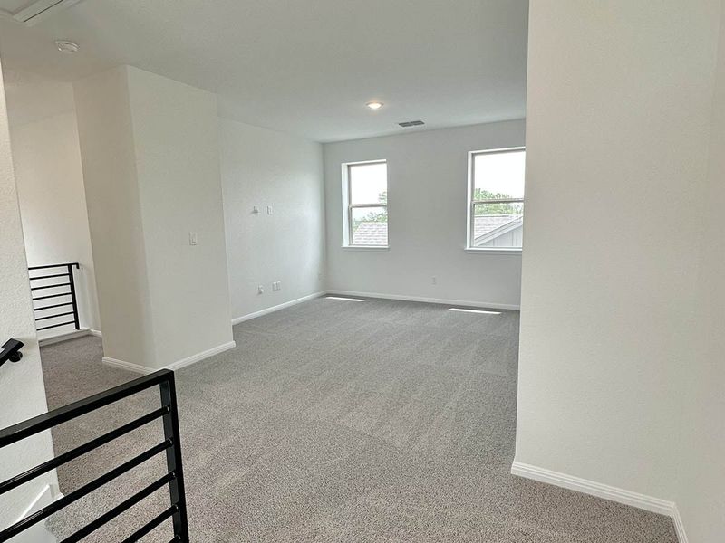 Spacious, unfurnished interior of a new home in Sage Hollow, Kyle (Image 15).