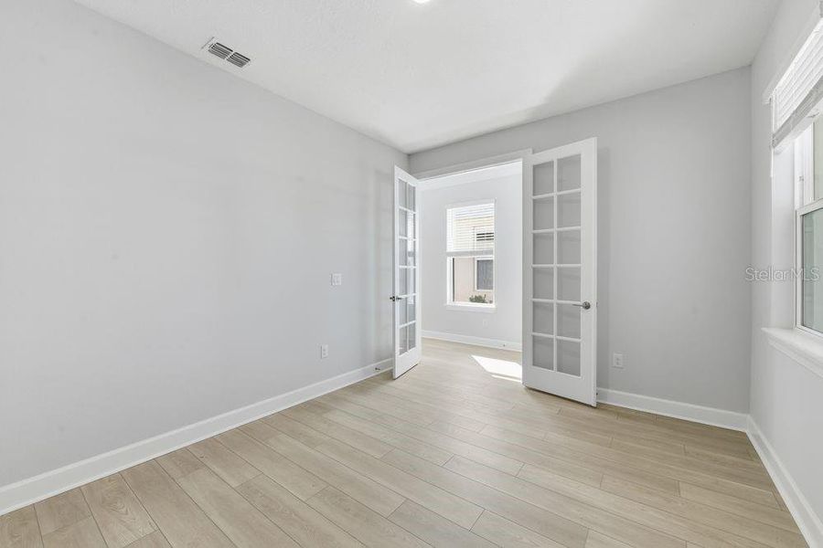 Spacious, unfurnished interior of a new home in Coasterra Community Group Page, Palmetto (Image 16).