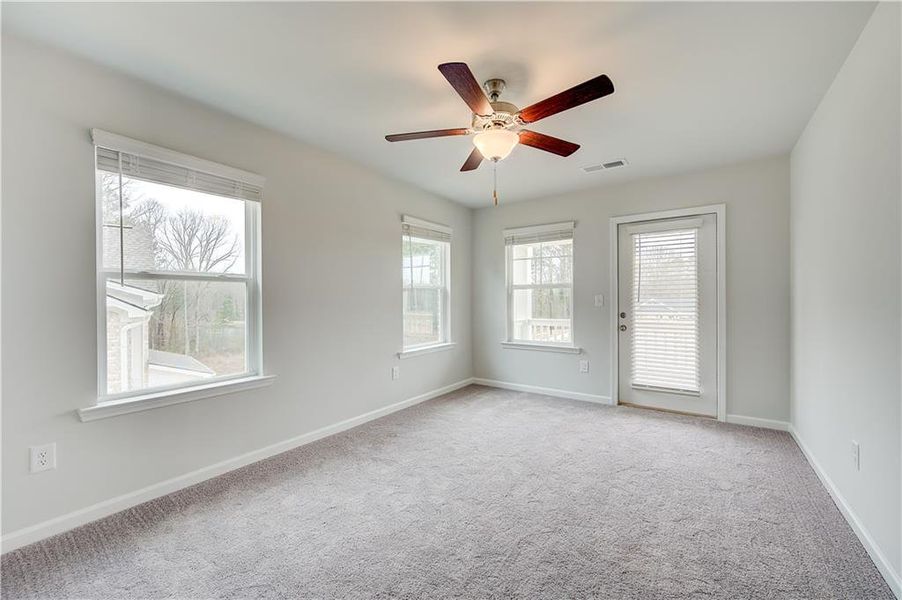 Spacious, unfurnished interior of a new home in Burchwood, Stockbridge (Image 15). Spacious, unfurnished interior of a new home in Burchwood, Stockbridge (Image 15).
