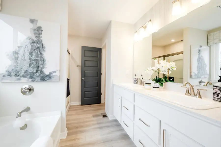 Representative furnished interior of a home built from the Yosemite by Fischer Homes in Cherry Glen, Euharlee (Image 8).