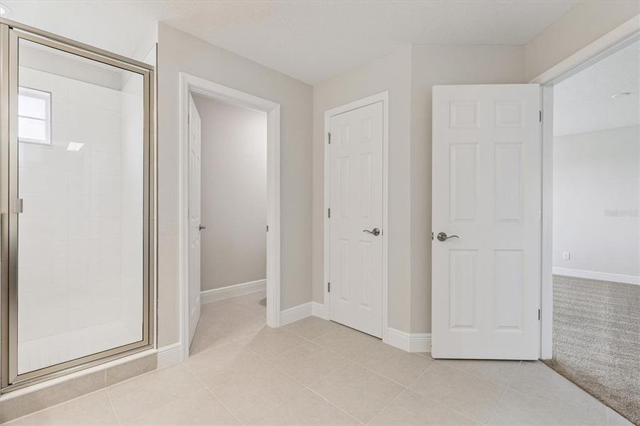 Spacious, unfurnished interior of a new home in Mirada, San Antonio (Image 13).