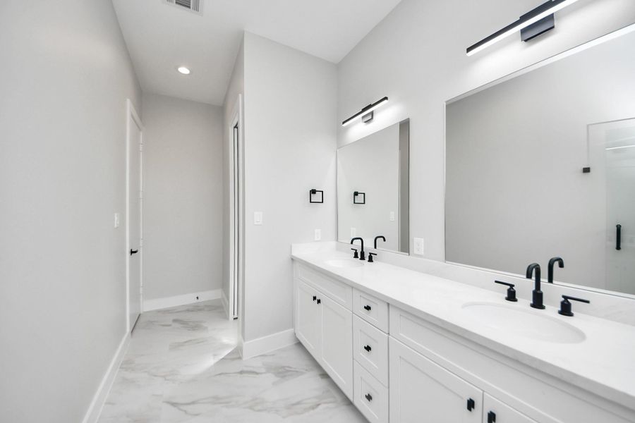 Furnished interior view inside a new home in , Houston (Image 7). Furnished interior view inside a new home in , Houston (Image 7).