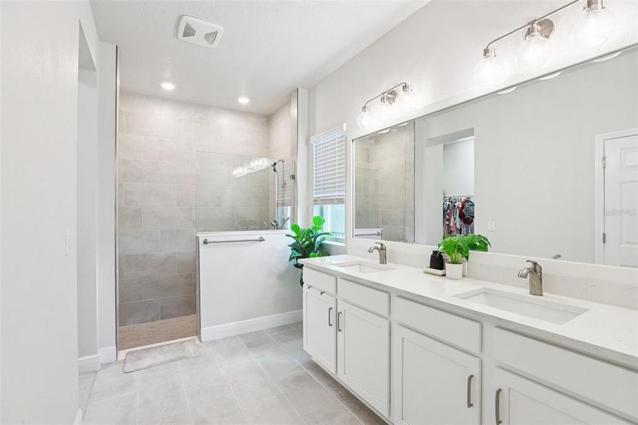 Furnished interior view inside a new home in Waterset Garden Series, Apollo Beach (Image 38).