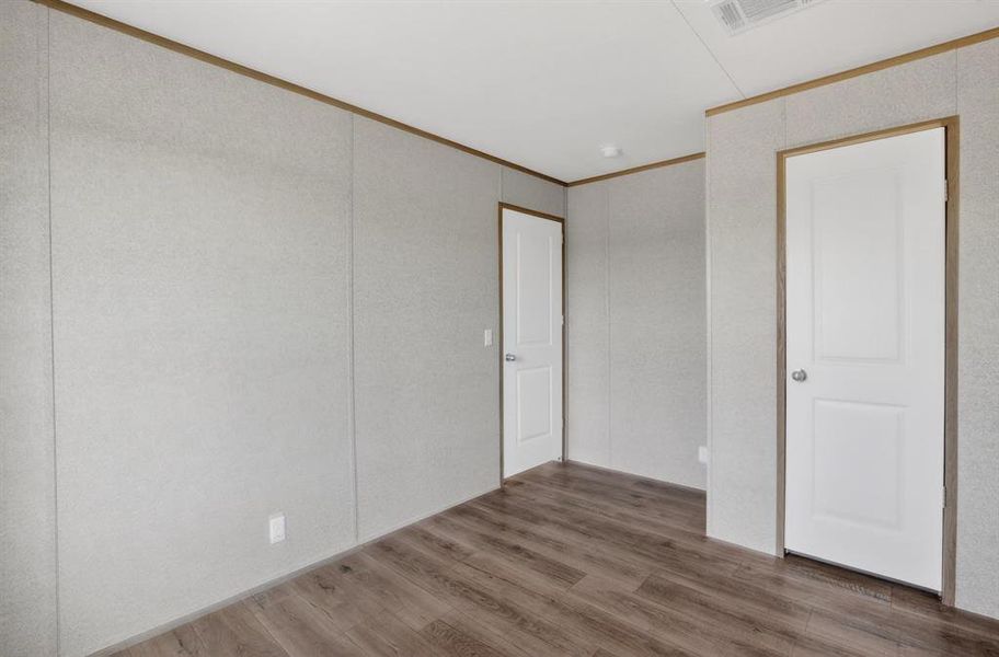 Spacious, unfurnished interior of a new home in , Aurora (Image 32).