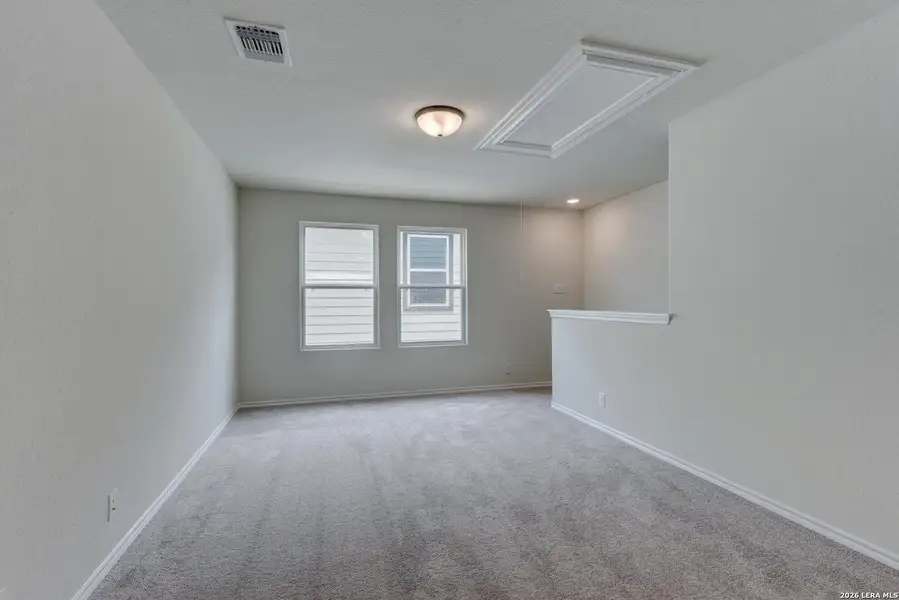 Spacious, unfurnished interior of a new home in Arcadia Ridge, San Antonio (Image 20). Spacious, unfurnished interior of a new home in Arcadia Ridge, San Antonio (Image 20).