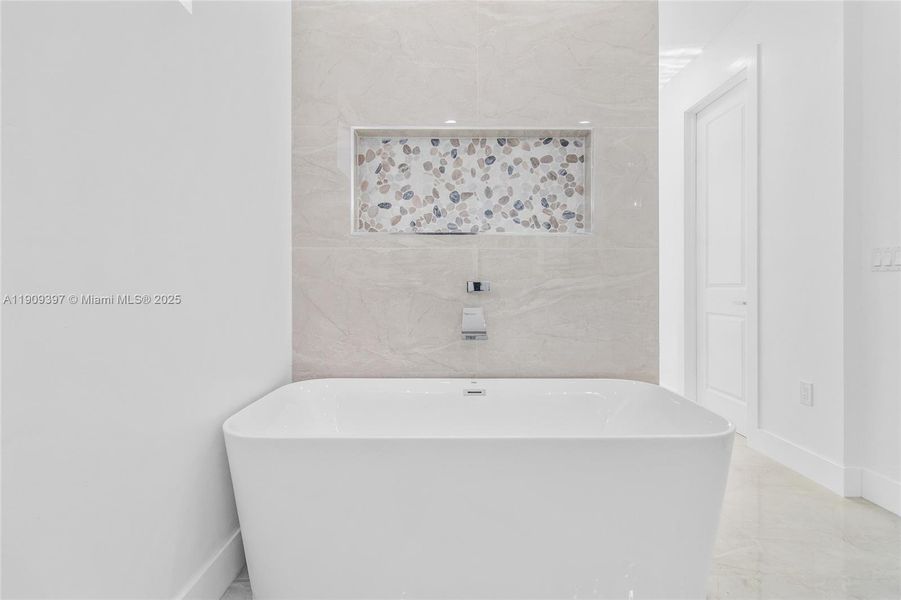 Furnished interior view inside a new home in , Lehigh Acres (Image 6).