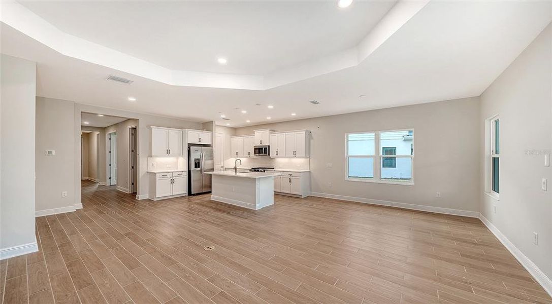 Spacious, unfurnished interior of a new home in Grand Park, Sarasota (Image 22).