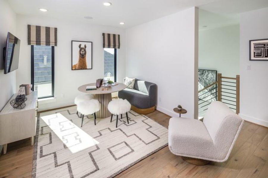 Furnished interior view inside a new home in Sienna, Missouri City (Image 41).