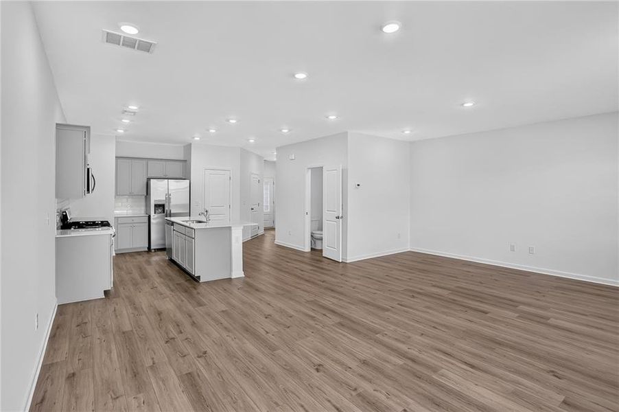 Spacious, unfurnished interior of a new home in Towns at Ivy Creek, Buford (Image 9).