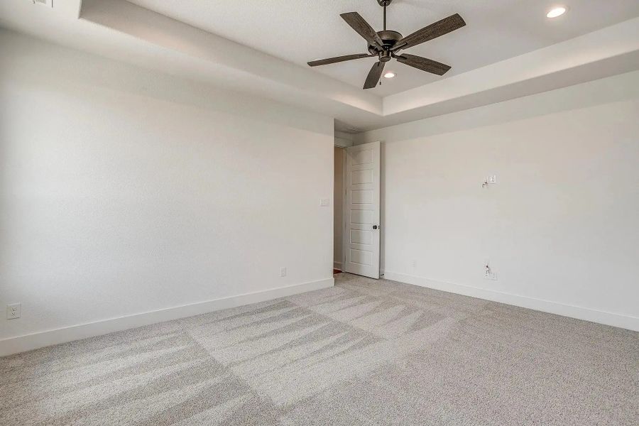 Representative unfurnished interior of a home built from the The Magnolia by Elmwood Custom Homes in Waterfall Ranch Estates, Waxahachie (Image 32).
