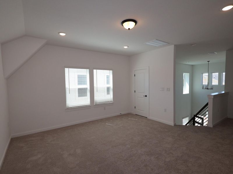 Spacious, unfurnished interior of a new home in Estancia West, Manchaca (Image 18).