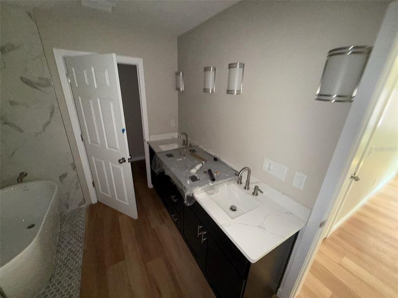 Furnished interior view inside a new home in , Palatka (Image 4).