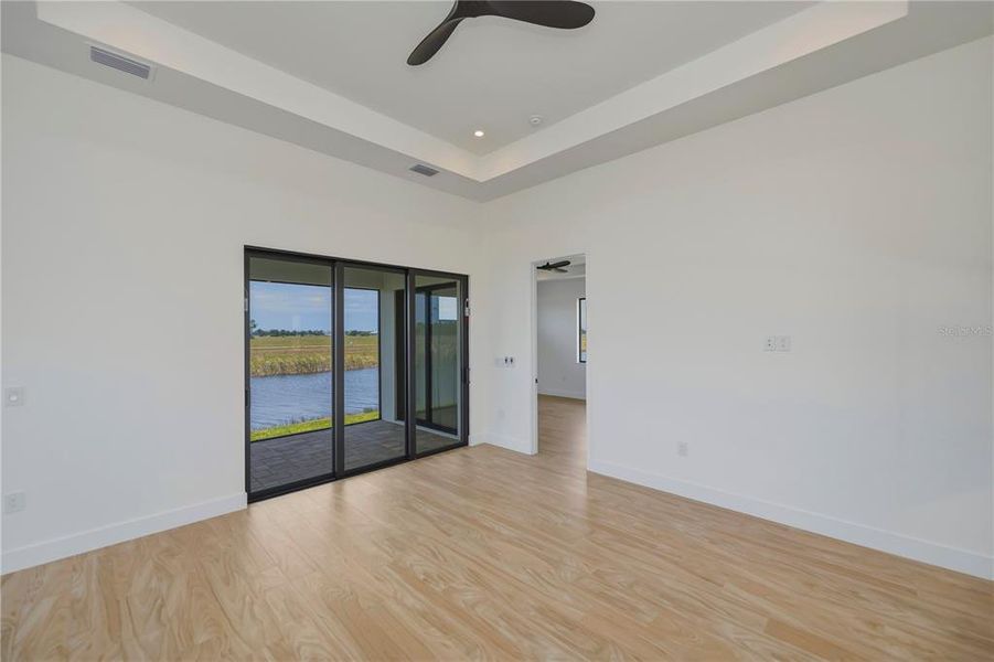 Spacious, unfurnished interior of a new home in , Placida (Image 24).