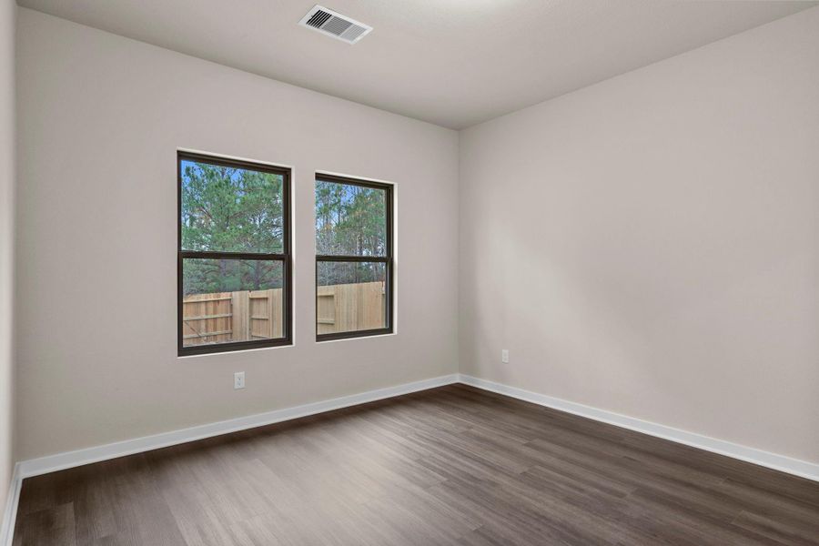 Spacious, unfurnished interior of a new home in Westridge Cove 40', Conroe (Image 22).