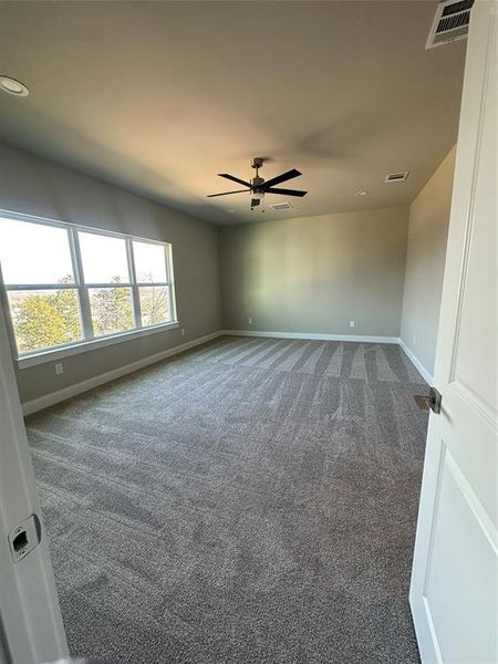 Spacious, unfurnished interior of a new home in , Dallas (Image 30).